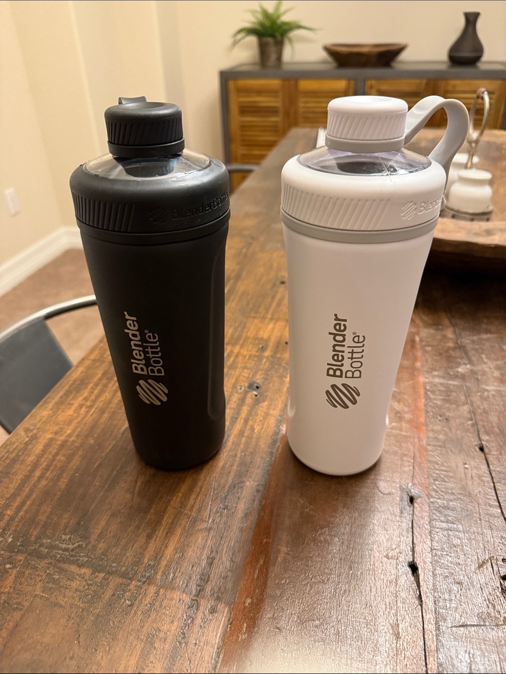 BlenderBottle Shaker - Black & White Duo